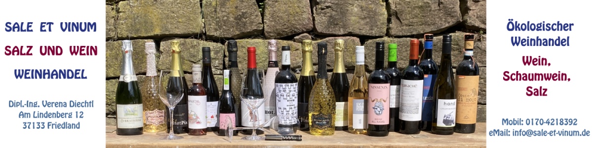 Der Bio-Weinhandel Sale et Vinum im Herzen Deutschlands verkauft biologisch oder biodynamisch erzeugte Weine und Schaumweine aus Deutschland, Italien, Frankreich und Spanien sowie feine Brände und Liköre aus der Leipziger Spirituosen Manufaktur und naturbelassenes Salz aus der Luisenhallsaline Göttingen. Darüber hinaus werden fachliche Beratungen und Weinverkostungen angeboten. Weinhandel